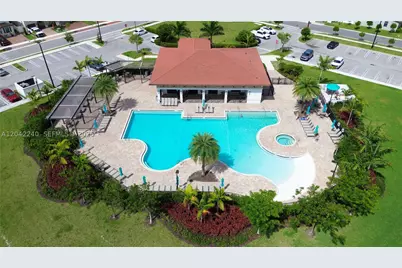 10604 W 33rd, Hialeah, FL 33018 - Photo 27