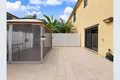 10604 W 33rd, Hialeah, FL 33018 - Photo 13