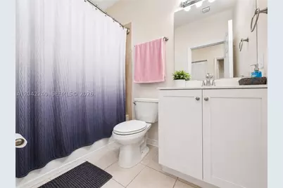 10604 W 33rd, Hialeah, FL 33018 - Photo 21