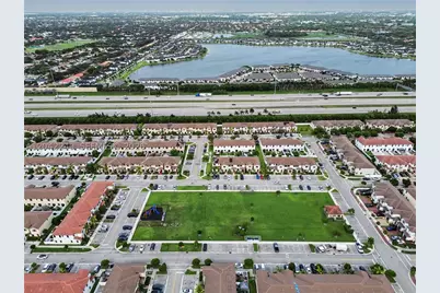 10604 W 33rd, Hialeah, FL 33018 - Photo 35