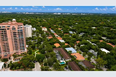 35 Edgewater #107, Coral Gables, FL 33133 - Photo 15
