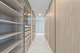 300 Biscayne Blvd, Miami, FL 33131 - Photo 17