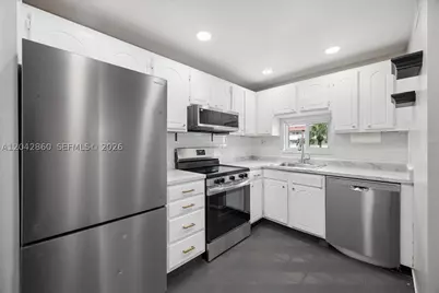 800 S Hollybrook #205, Pembroke Pines, FL 33025 - Photo 3