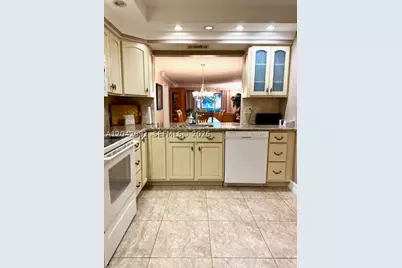 4000 Crystal Lake #112, Deerfield Beach, FL 33064 - Photo 9