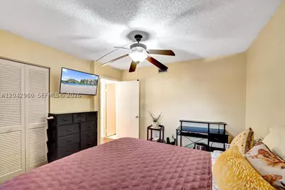 1000 Colony Point #422, Pembroke Pines, FL 33026 - Photo 39
