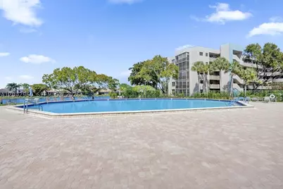 1000 Colony Point #422, Pembroke Pines, FL 33026 - Photo 55