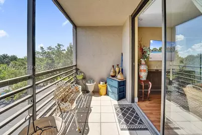 1000 Colony Point #422, Pembroke Pines, FL 33026 - Photo 43