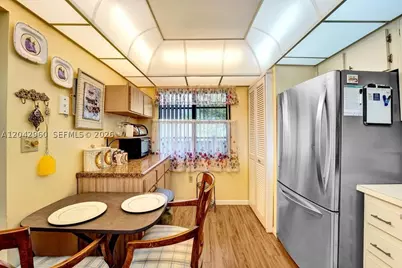 1000 Colony Point #422, Pembroke Pines, FL 33026 - Photo 21