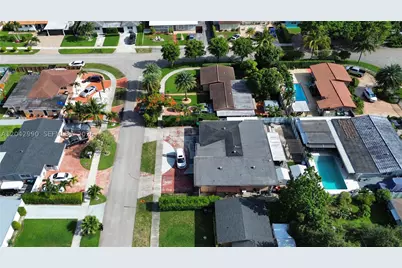 11512 NW 58th, Hialeah, FL 33012 - Photo 5