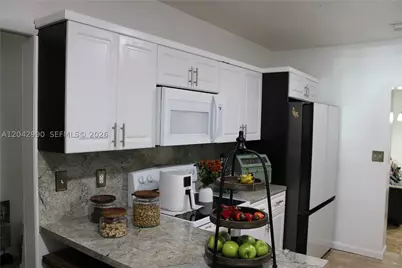 11512 NW 58th, Hialeah, FL 33012 - Photo 23