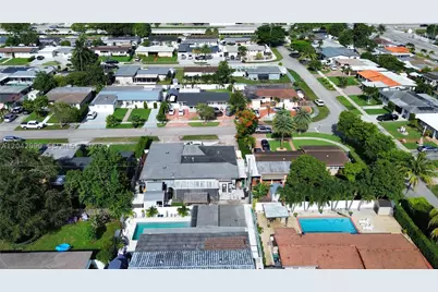 11512 NW 58th, Hialeah, FL 33012 - Photo 7