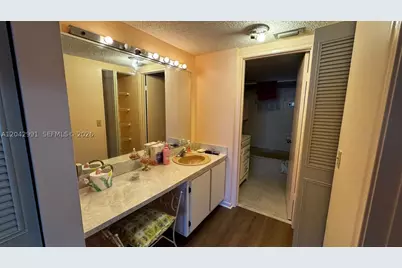 [Address not provided], Hallandale Beach, FL 33009 - Photo 5