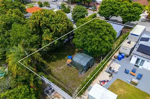 270 NW 51st, Miami, FL 33126 - Photo 39