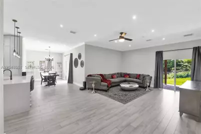 720 S Old Nob Hill, Plantation, FL 33324 - Photo 5
