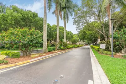 2482 Centergate #104, Miramar, FL 33025 - Photo 11