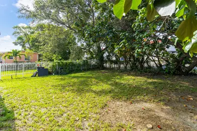 15100 NE 14th, North Miami Beach, FL 33162 - Photo 21