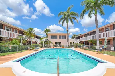 160 NE 8th #27A, Hallandale Beach, FL 33009 - Photo 3