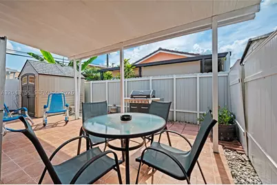 7581 W 29th, Hialeah, FL 33018 - Photo 21