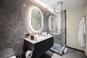 20 NE 11th, Miami, FL 33132 - Photo 25