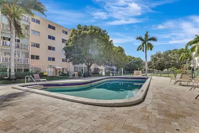 219 NE 14th #306, Hallandale Beach, FL 33009 - Photo 15