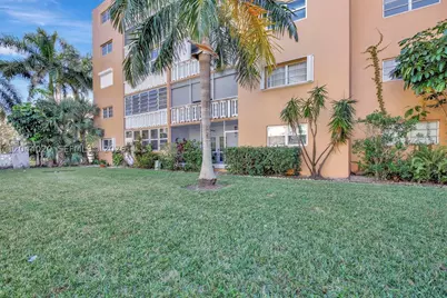 219 NE 14th #306, Hallandale Beach, FL 33009 - Photo 11
