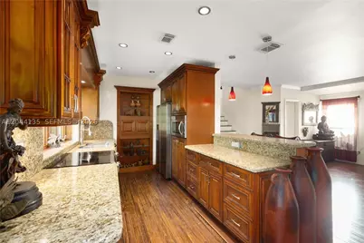 6315 Maynada, Coral Gables, FL 33146 - Photo 11