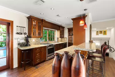 6315 Maynada, Coral Gables, FL 33146 - Photo 9