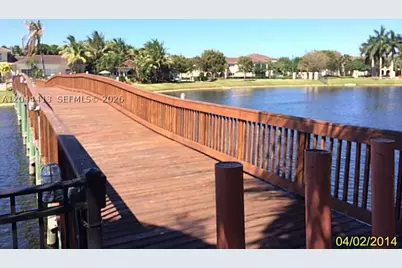 2464 Centergate #101, Miramar, FL 33025 - Photo 17