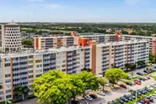 1780 NE 191st, Miami, FL 33179 - Photo 3