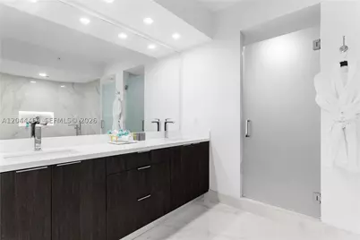 300 S Pointe #3604, Miami Beach, FL 33139 - Photo 63