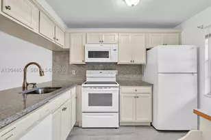 1212 SE Bahama, Coconut Creek, FL 33066 - Photo 5