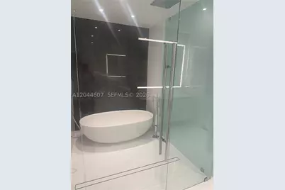 300 Biscayne Blvd #1909, Miami, FL 33131 - Photo 23