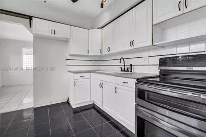 842 S 28th, Hollywood, FL 33020 - Photo 3