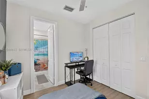 810 N 3rd Ave N, Lake Worth, FL 33460 - Photo 35