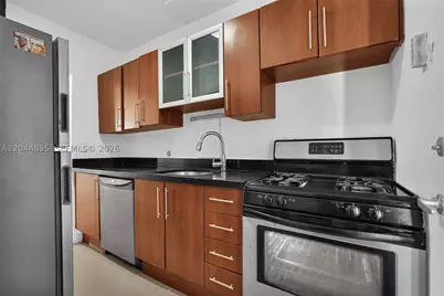 320 85th #4, Miami Beach, FL 33141 - Photo 5