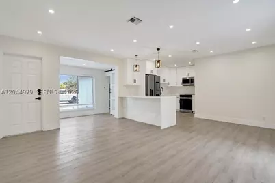 211 SW 64th, Pembroke Pines, FL 33023 - Photo 5