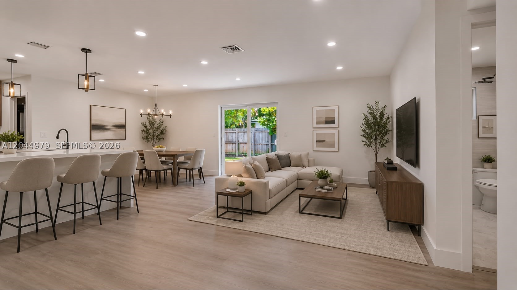 211 SW 64th main architectural view