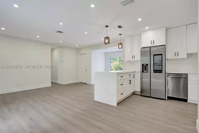 211 SW 64th, Pembroke Pines, FL 33023 - Photo 9