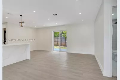 211 SW 64th, Pembroke Pines, FL 33023 - Photo 7