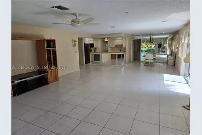 908 Cypress #V57, Pompano Beach, FL 33069 - Photo 11