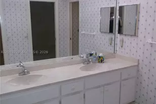 908 Cypress, Pompano Beach, FL 33069 - Photo 23