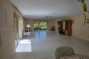 908 Cypress, Pompano Beach, FL 33069 - Photo 9
