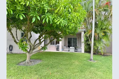 1074 Bluewood, Weston, FL 33327 - Photo 7