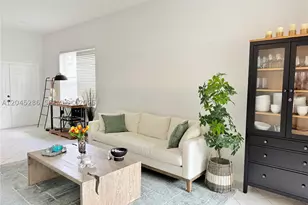 1074 Bluewood, Weston, FL 33327 - Photo 5