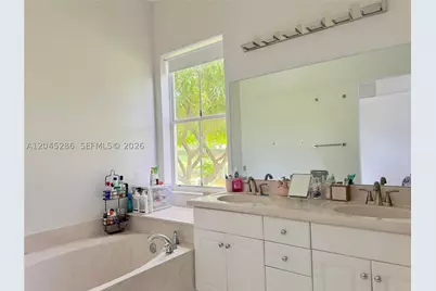 1074 Bluewood, Weston, FL 33327 - Photo 19