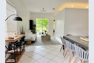 1074 Bluewood, Weston, FL 33327 - Photo 3