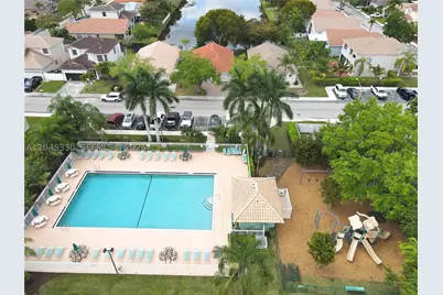 2048 NW 164th, Pembroke Pines, FL 33028 - Photo 33