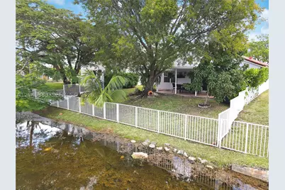 2048 NW 164th, Pembroke Pines, FL 33028 - Photo 29