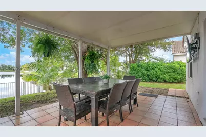 2048 NW 164th, Pembroke Pines, FL 33028 - Photo 11