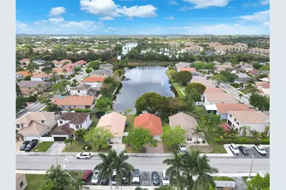 2048 NW 164th, Pembroke Pines, FL 33028 - Photo 35